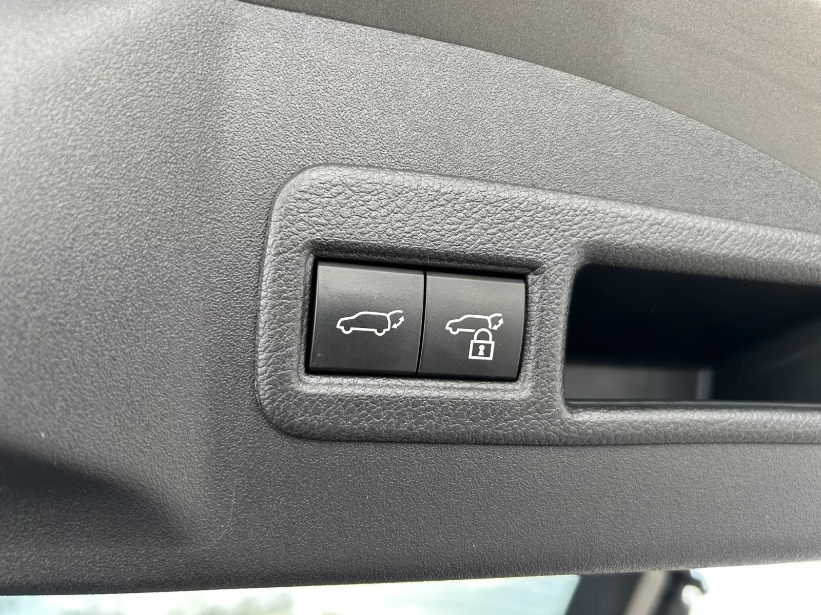 Toyota bZ4X AWD 360 JBL Winter Pack + , снимка 14 - Автомобили и джипове - 54767248
