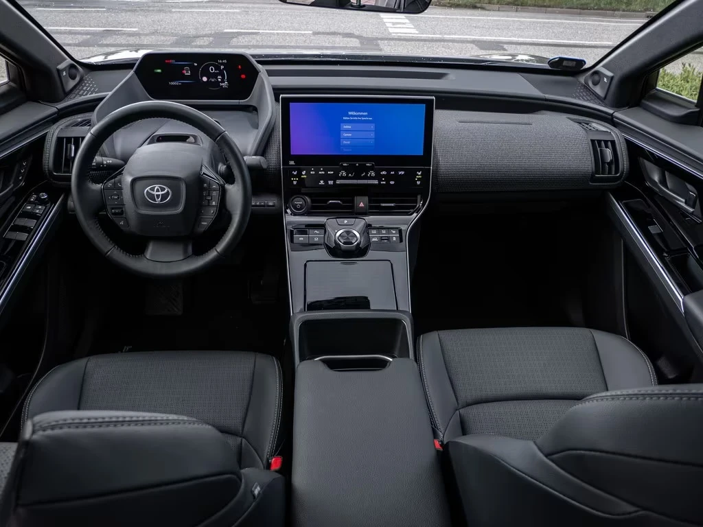 Toyota bZ4X AWD Leuge 360 JBL Winter Pack + Pano ACC | Mobile.bg � ����������� 10