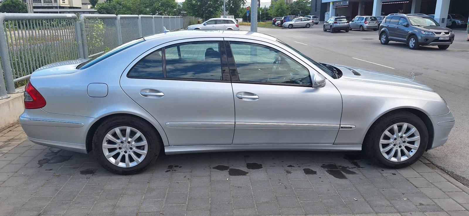 Mercedes-Benz E 220 Е220, снимка 8 - Автомобили и джипове - 55247036