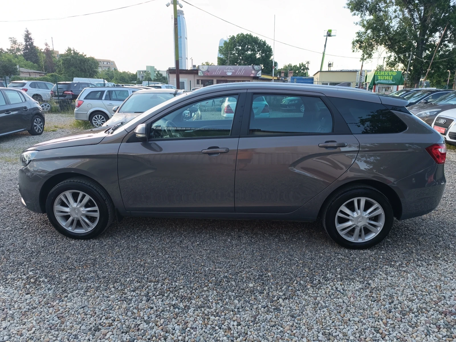 Lada Vesta 1.6i 16v * Навигация * Камера * Климатроник, снимка 2 - Автомобили и джипове - 54986357