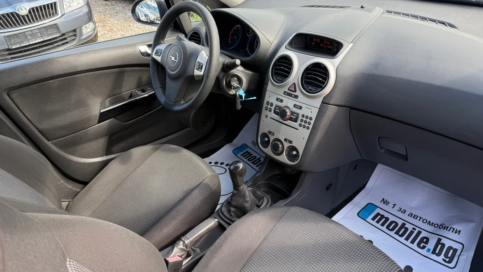 Opel Corsa 1.2 i, снимка 10 - Автомобили и джипове - 55389006