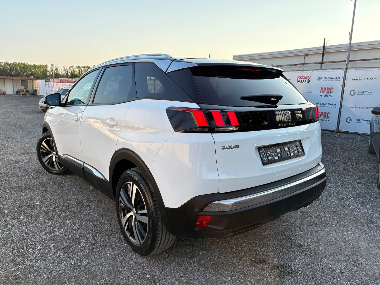 Peugeot 3008 1.6HDI 120кс АВТОМАТИК, снимка 5 - Автомобили и джипове - 56152653