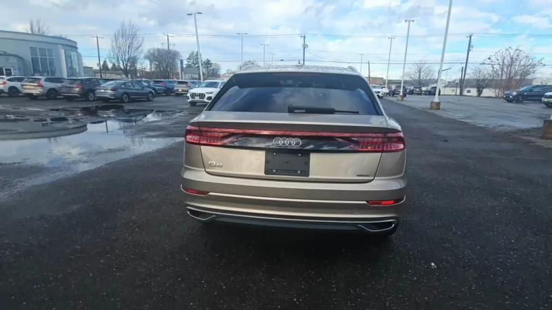 Audi Q8 QUATTRO * PREMIUM * S LINE * М.ТОЧКА * ПОДГРЕВ , снимка 2 - Автомобили и джипове - 48586947