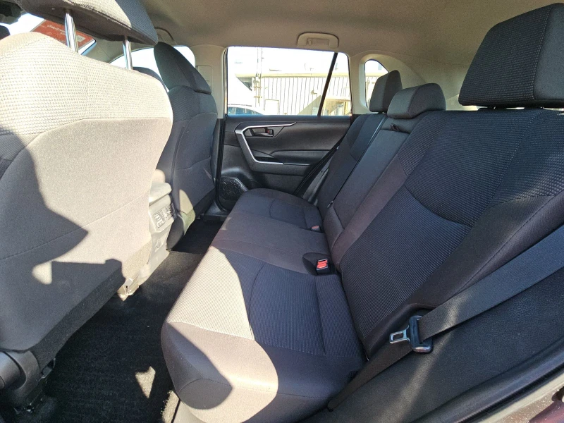 Toyota Rav4 * LE, снимка 16 - Автомобили и джипове - 52565827