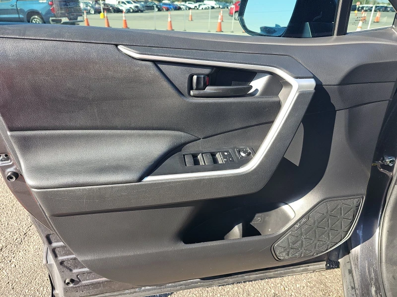 Toyota Rav4 * LE, снимка 10 - Автомобили и джипове - 52565827