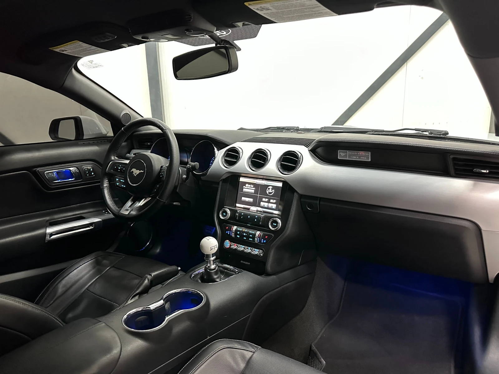 Ford Mustang * 5.0GT* РЪЧКА* ОБДУХ* ПОДГРЕВ* SHAKER* , снимка 10 - Автомобили и джипове - 49318918