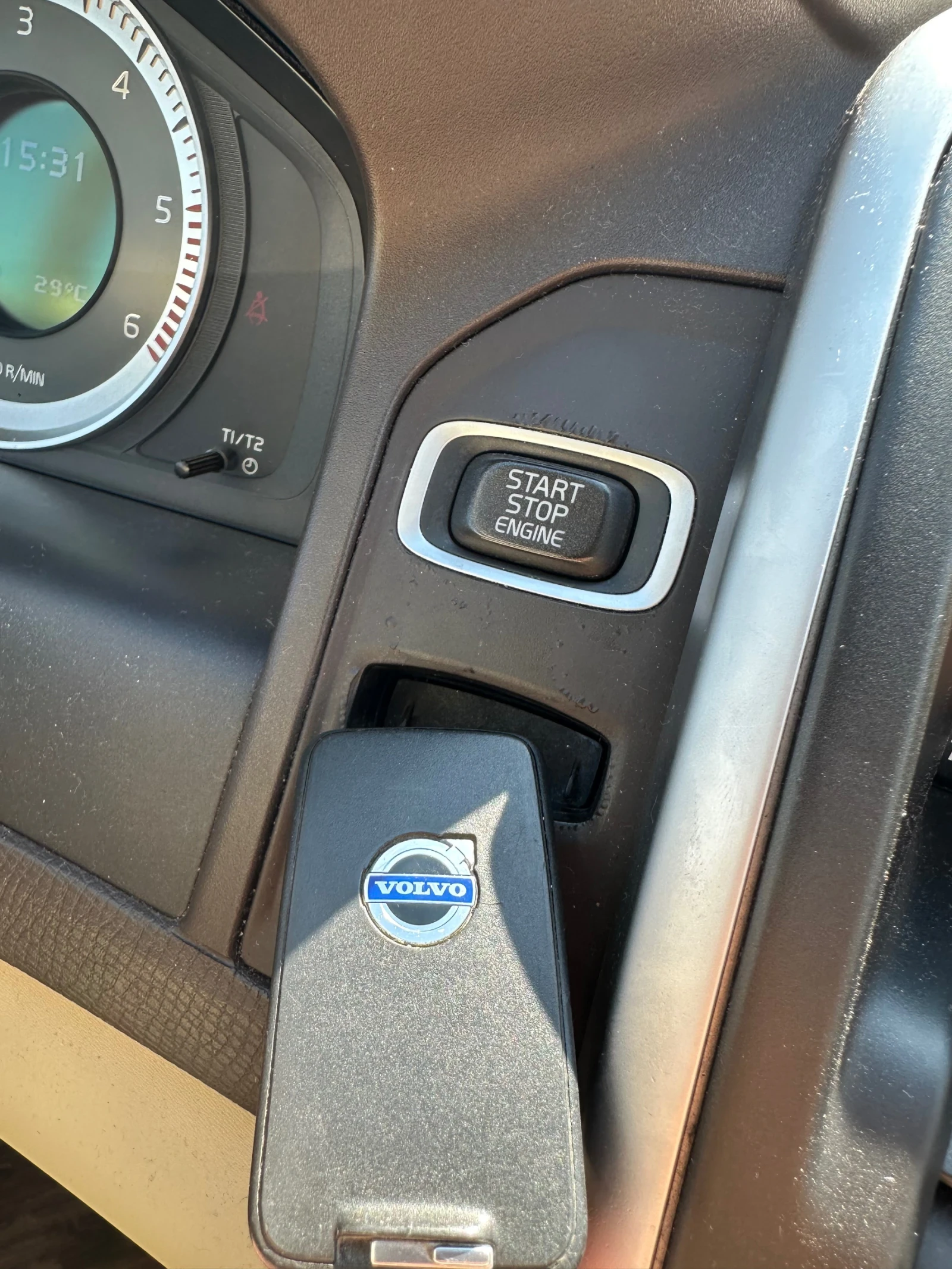 Volvo XC60 2x гуми джанти - изображение 4