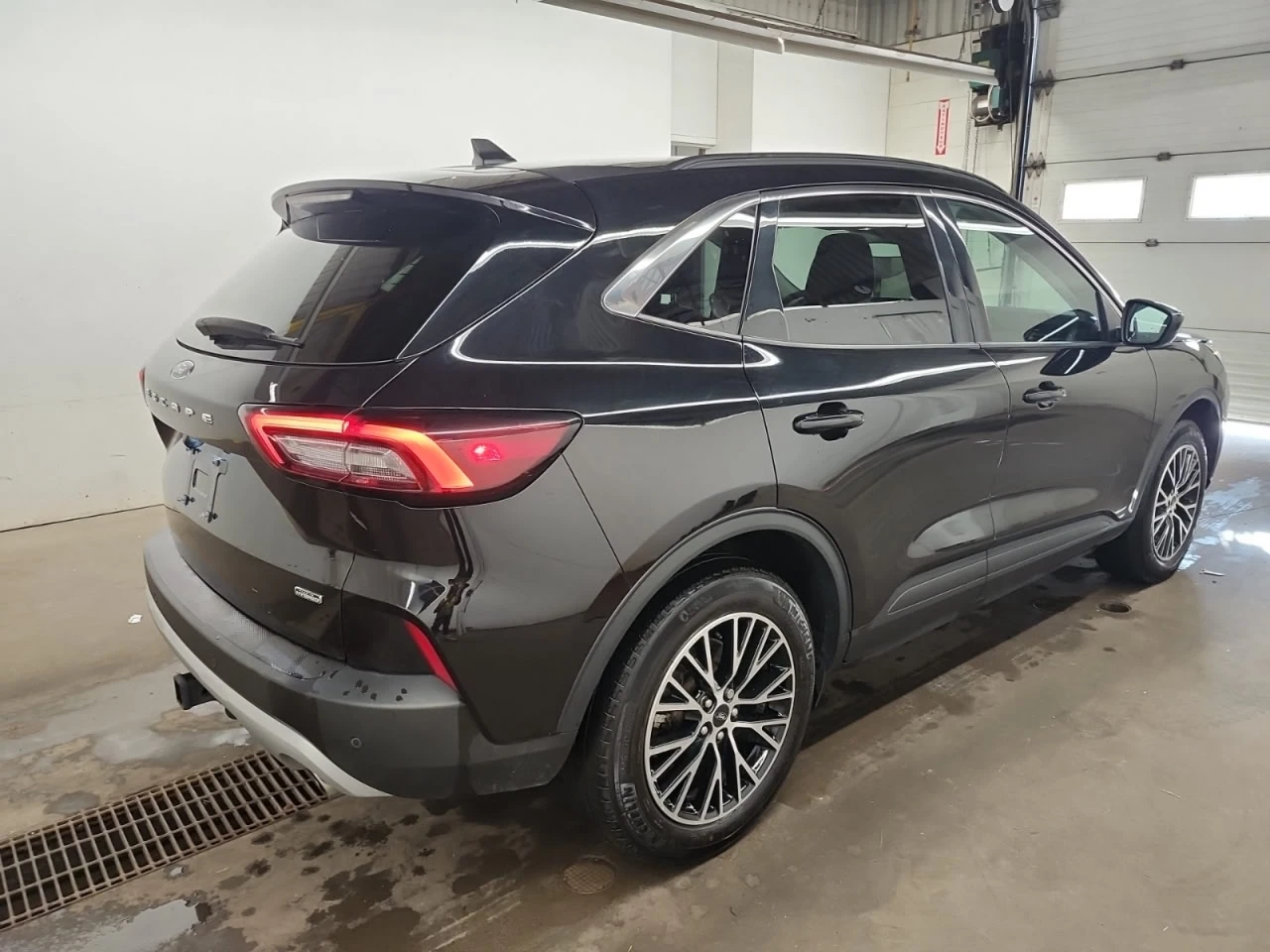 Ford Escape * АВТО КРЕДИТ* ЦЕНА ДО БГ * Сервизна история *  - изображение 6