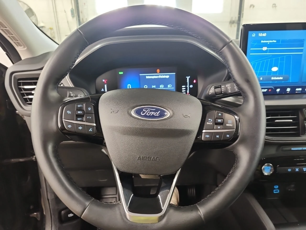 Ford Escape * АВТО КРЕДИТ* ЦЕНА ДО БГ * Сервизна история *  - изображение 9