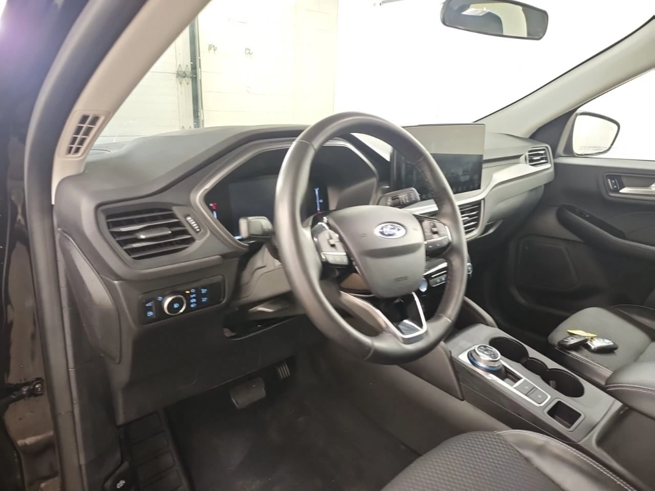 Ford Escape * АВТО КРЕДИТ* ЦЕНА ДО БГ * Сервизна история *  - изображение 8