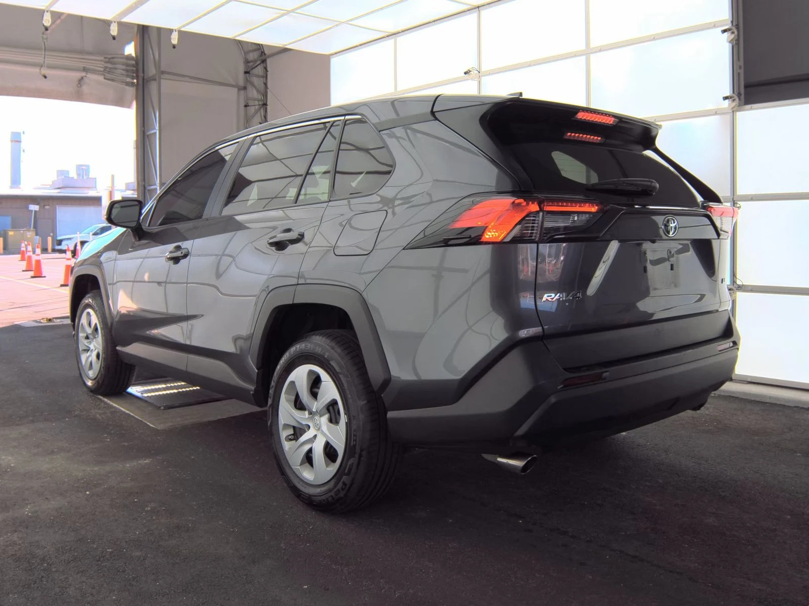 Toyota Rav4 * LE - изображение 2