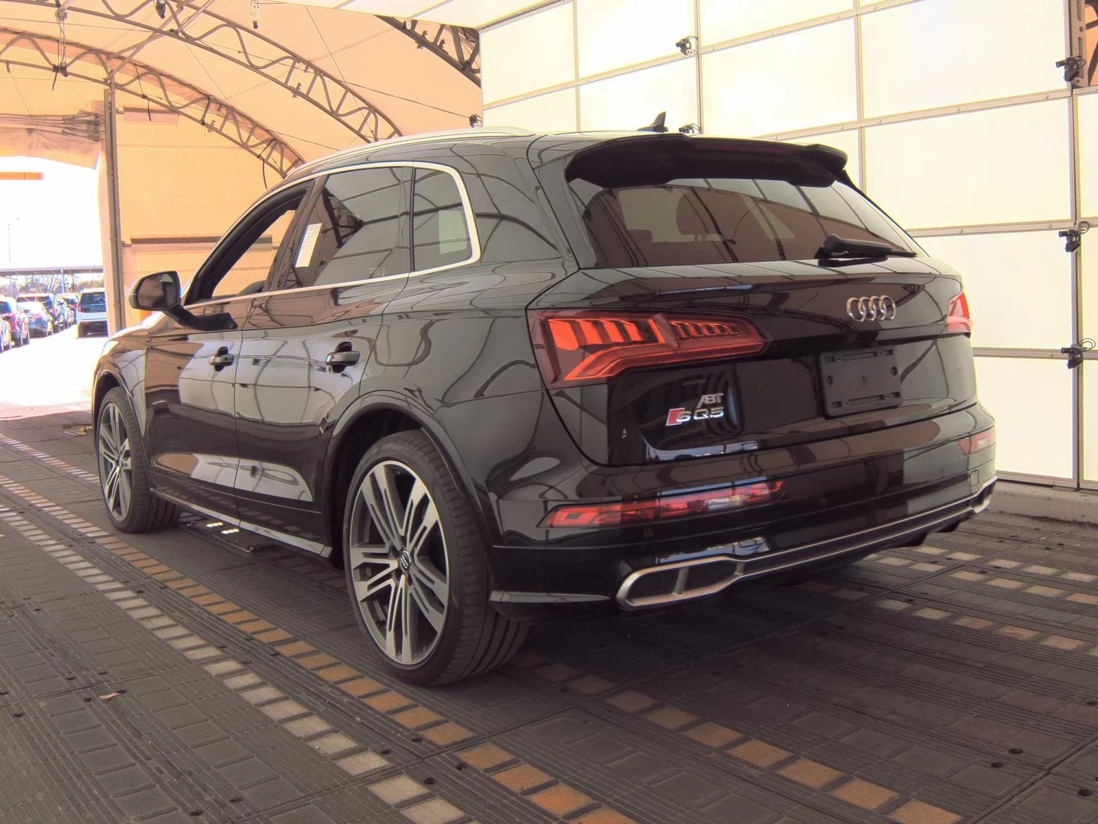 Audi SQ5 MATRIX* BANG* OLUFSEN* BLACK* OPTIC* 360КАМЕРА* ДИ - изображение 4