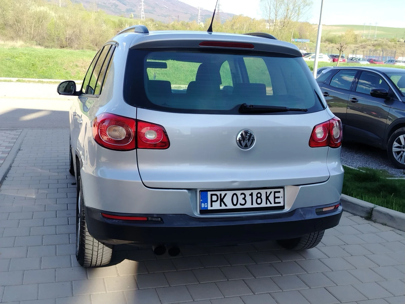 VW Tiguan 2.0 TDI 4x4, снимка 6 - Автомобили и джипове - 54386736