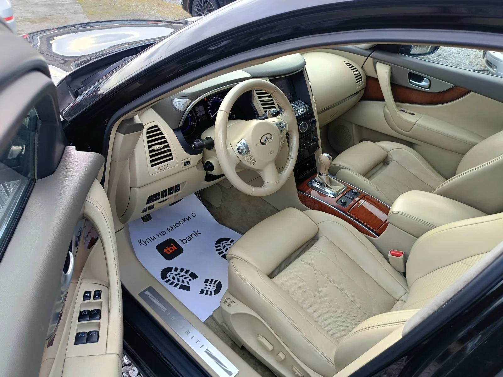 Infiniti QX70 3.0 Diesel, снимка 7 - Автомобили и джипове - 54392295