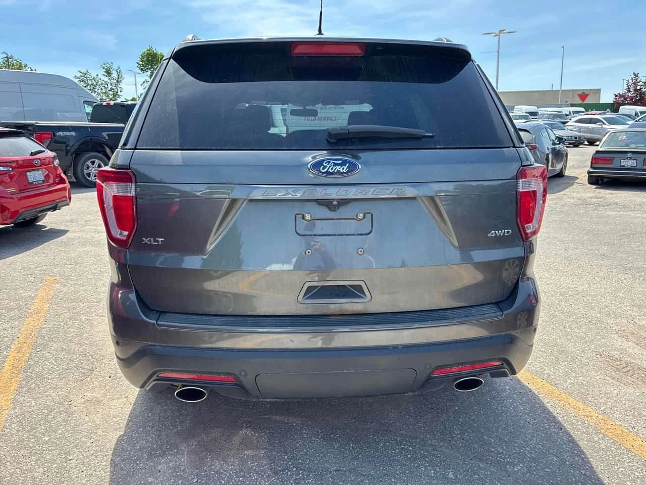 Ford Explorer * XLT * CARFAX * БЕЗ ПЪРВОНАЧАЛНА ВНОСКА, снимка 4 - Автомобили и джипове - 54775440