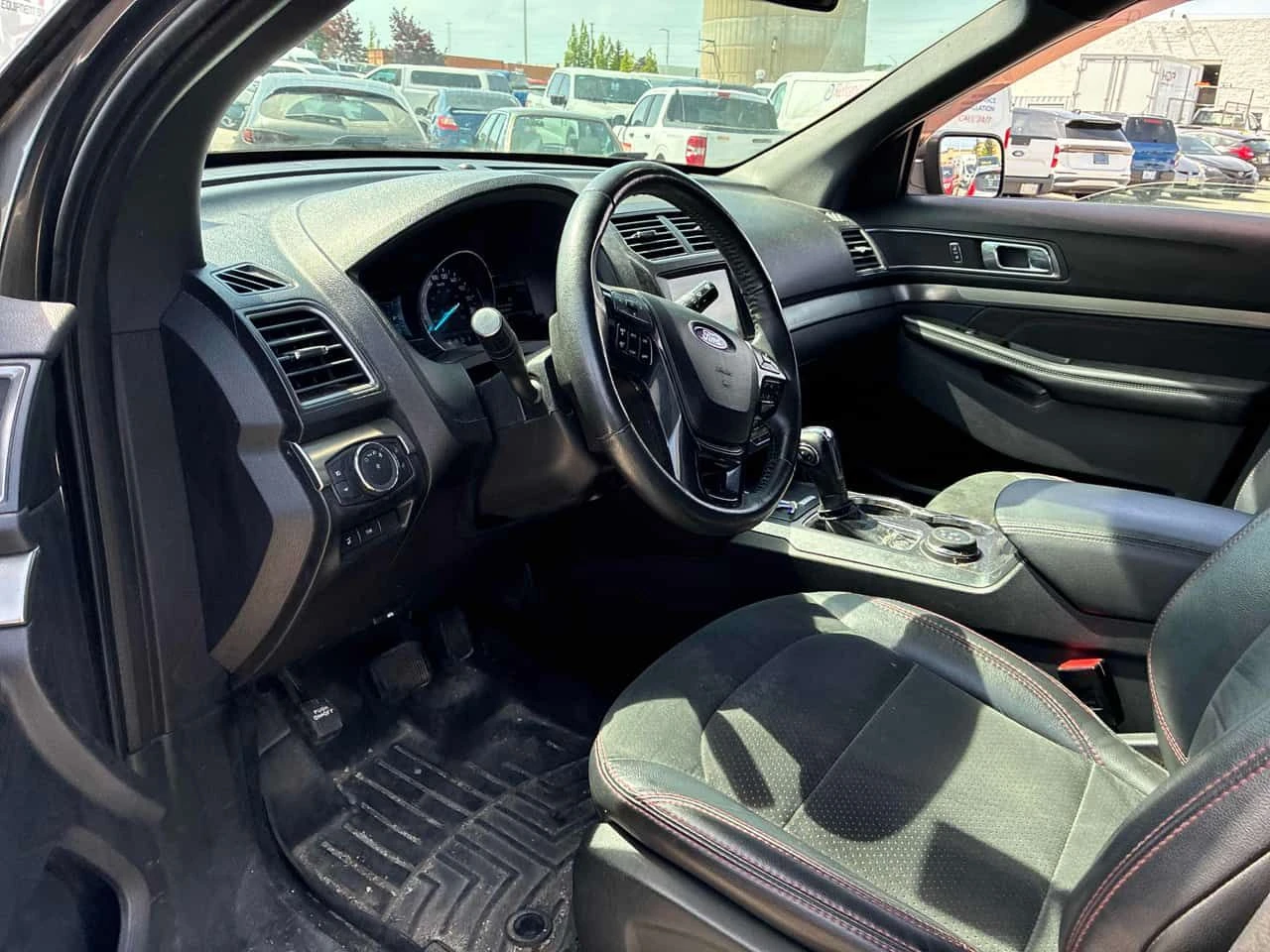 Ford Explorer * XLT * CARFAX * БЕЗ ПЪРВОНАЧАЛНА ВНОСКА, снимка 5 - Автомобили и джипове - 54775440