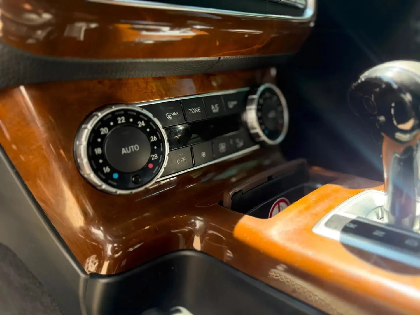 Mercedes-Benz G 55 AMG * AMG* Head up* KEYLESS* ПОДГРЕВ* , снимка 14 - Автомобили и джипове - 55587035
