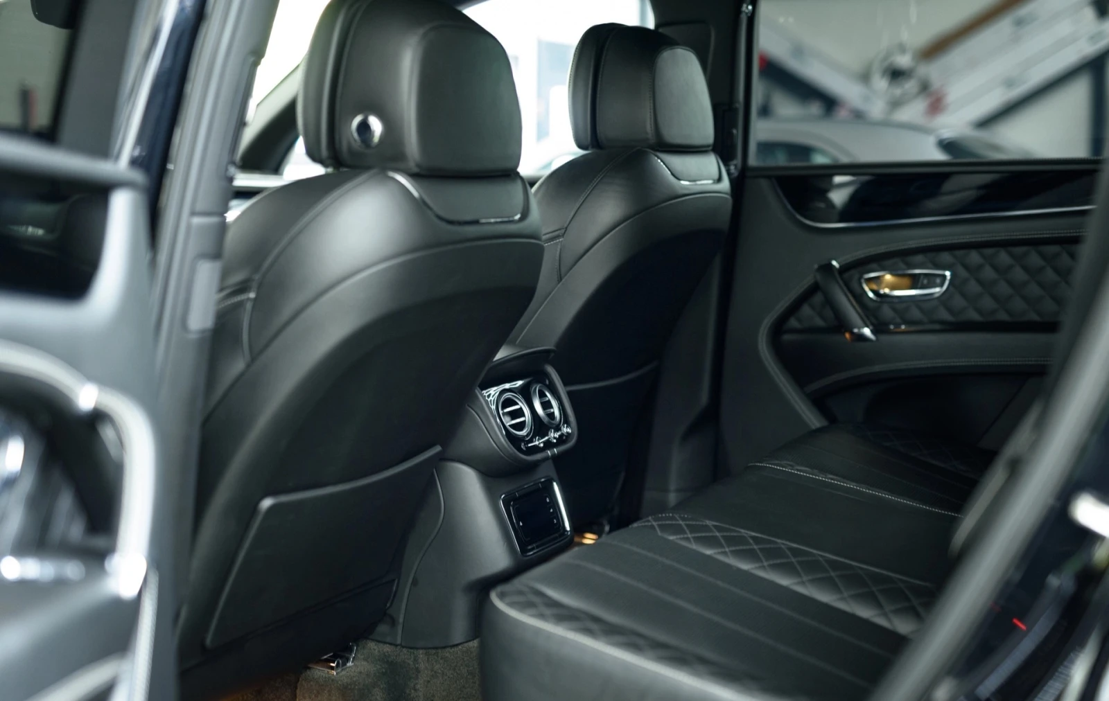 Bentley Bentayga 6.0 W12 AWD, снимка 8 - Автомобили и джипове - 55946852