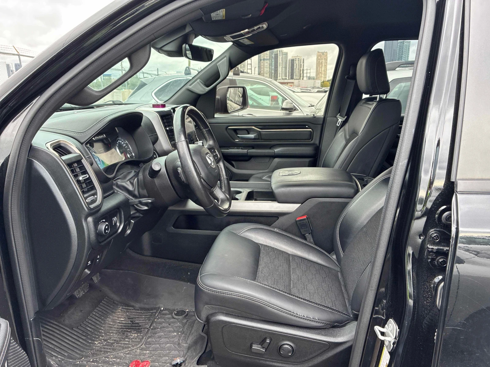 Dodge RAM 1500 Sport * CARFAX * БЕЗ ПЪРВОНАЧАЛНА ВНОСКА, снимка 10 - Автомобили и джипове - 56150108