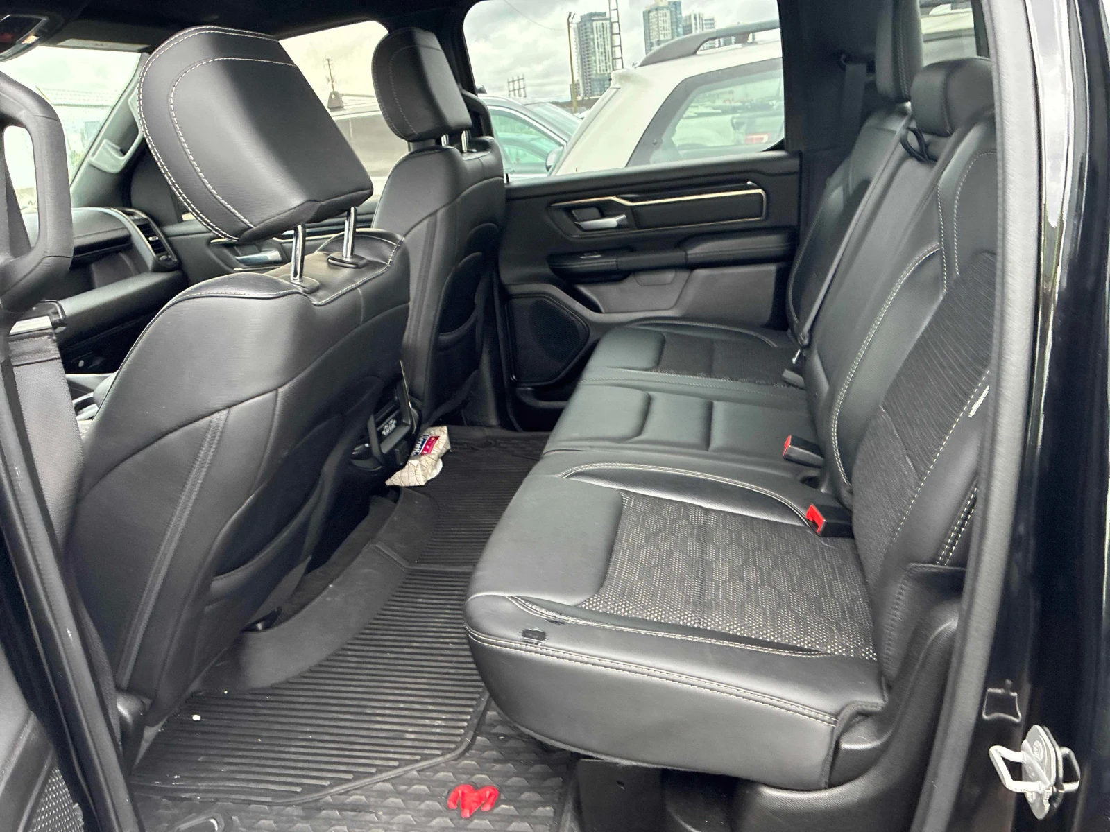 Dodge RAM 1500 Sport * CARFAX * БЕЗ ПЪРВОНАЧАЛНА ВНОСКА, снимка 12 - Автомобили и джипове - 56150108