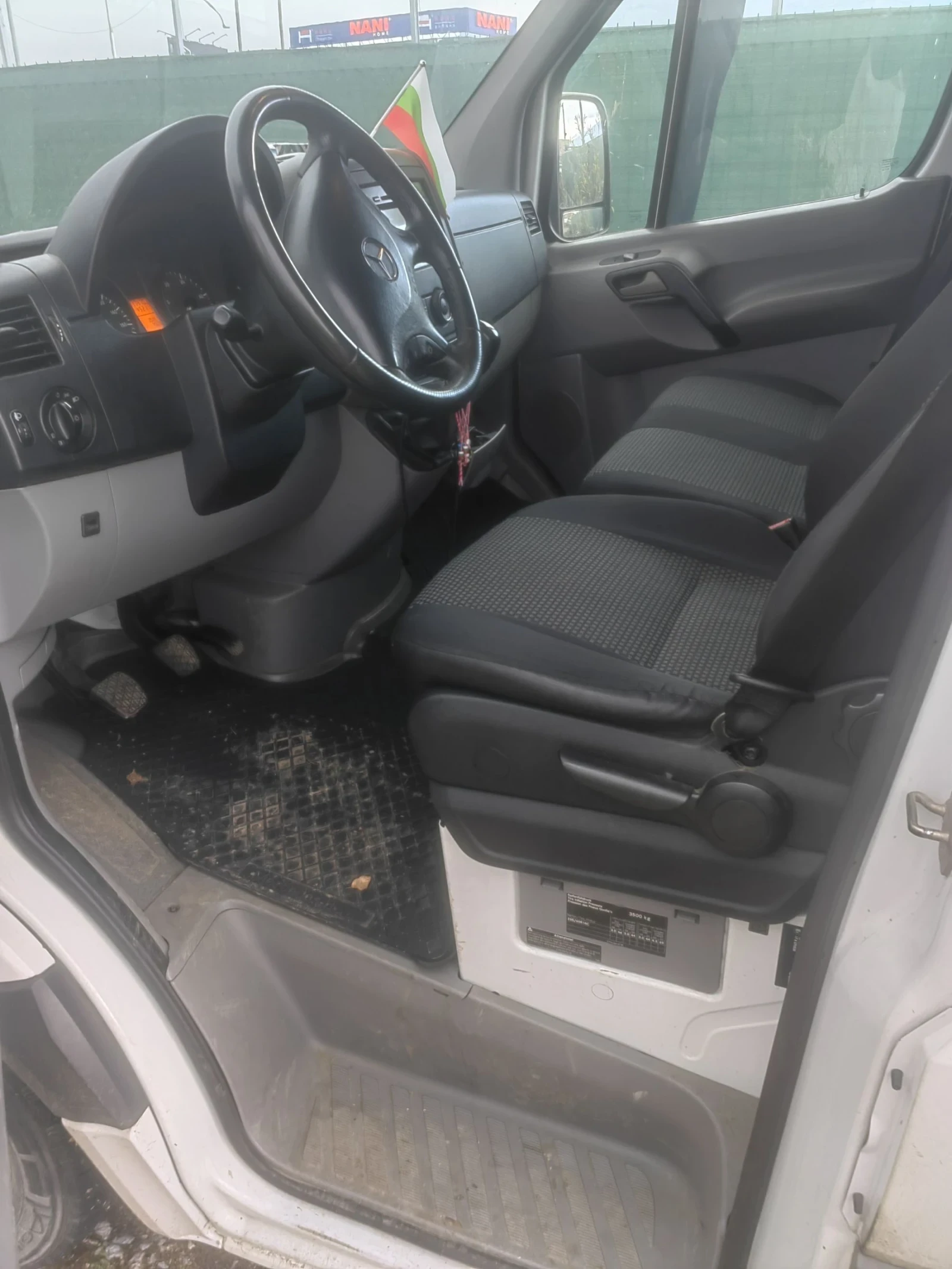 Mercedes-Benz Sprinter 318 W906 - изображение 4