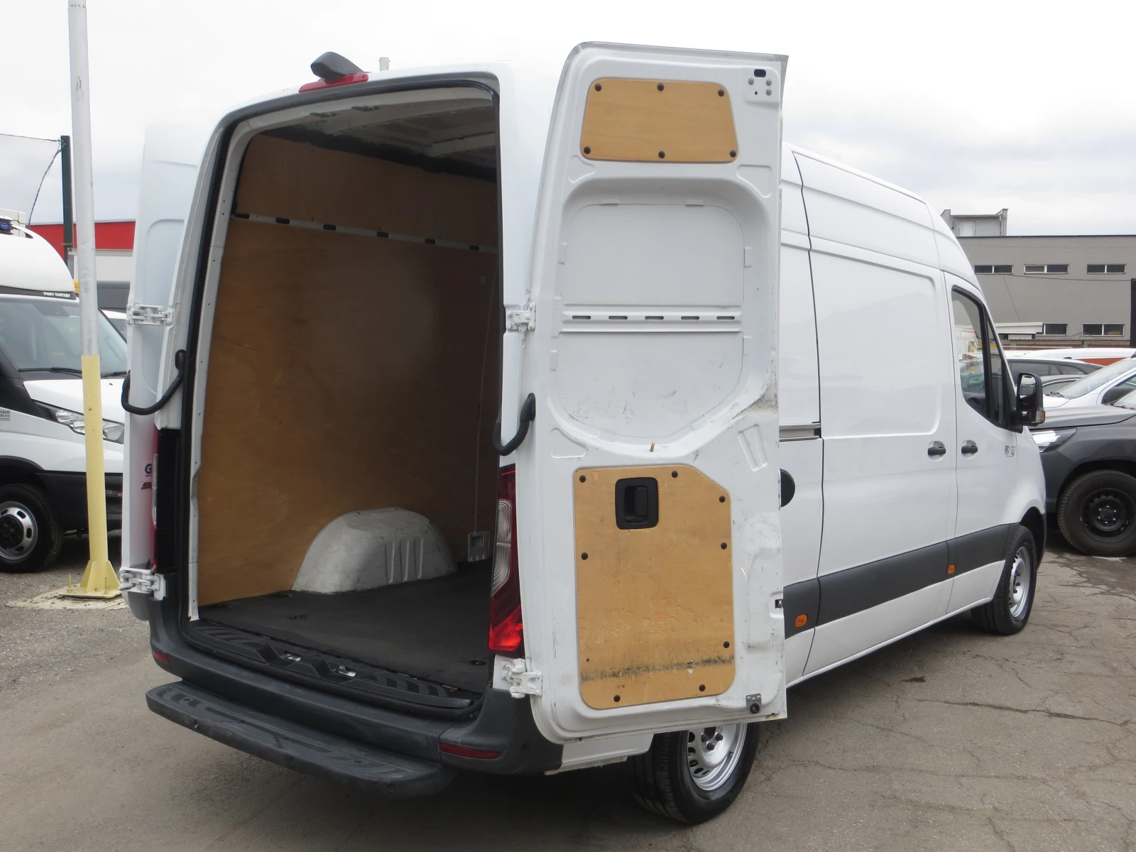 Mercedes-Benz Sprinter 315 CDI СРЕДНА БАЗА, снимка 17 - Бусове и автобуси - 53898195