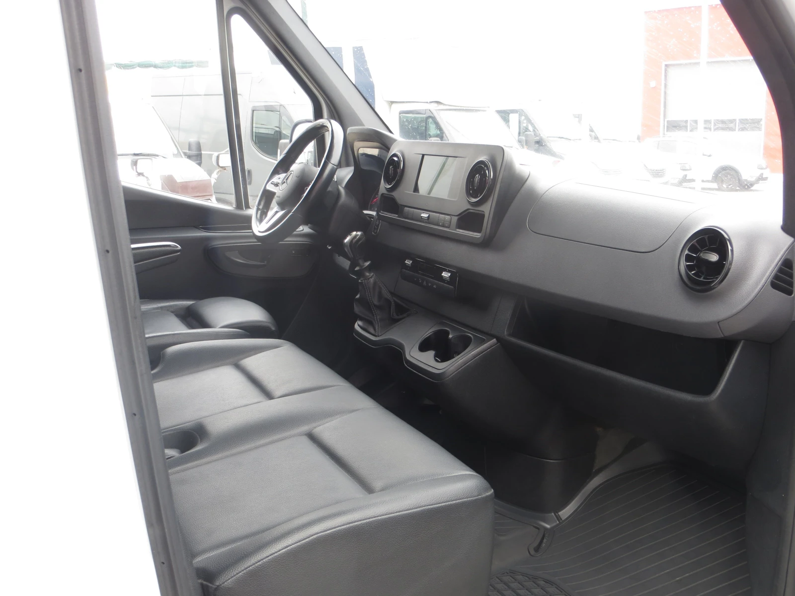 Mercedes-Benz Sprinter 315 CDI СРЕДНА БАЗА, снимка 12 - Бусове и автобуси - 53898195