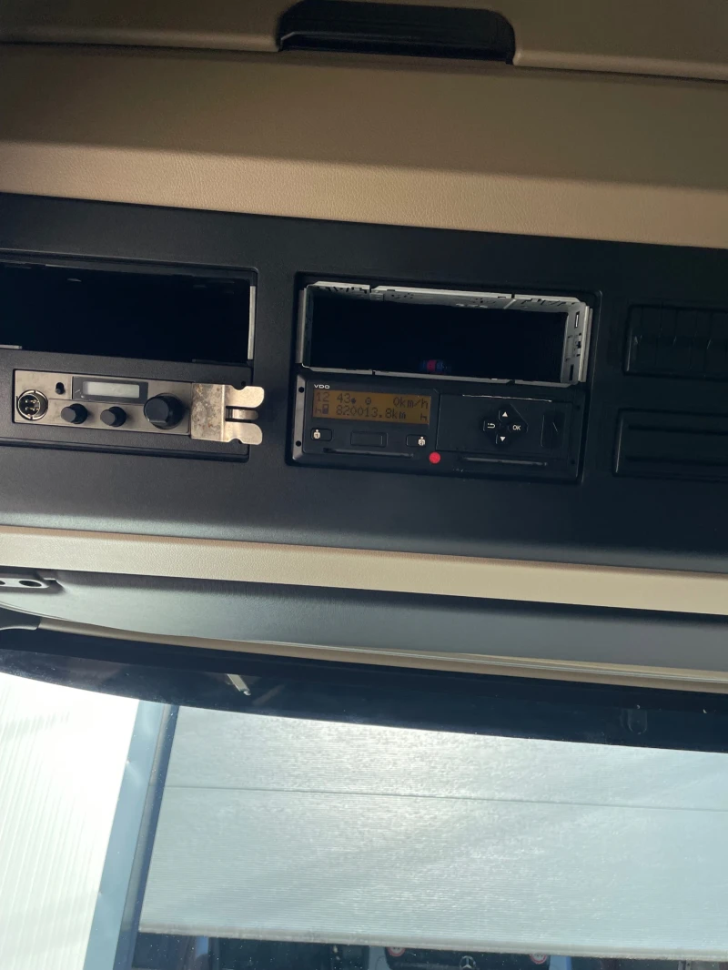 Mercedes-Benz Actros 1851  От Германия. Много запазен. Уникален, снимка 16 - Камиони - 52813533