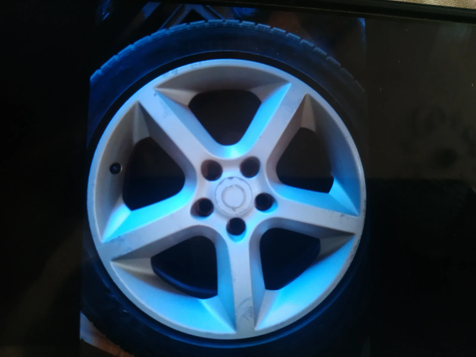 ���� � ������ 215/45R17 �� Opel | Mobile.bg � ����������� 1