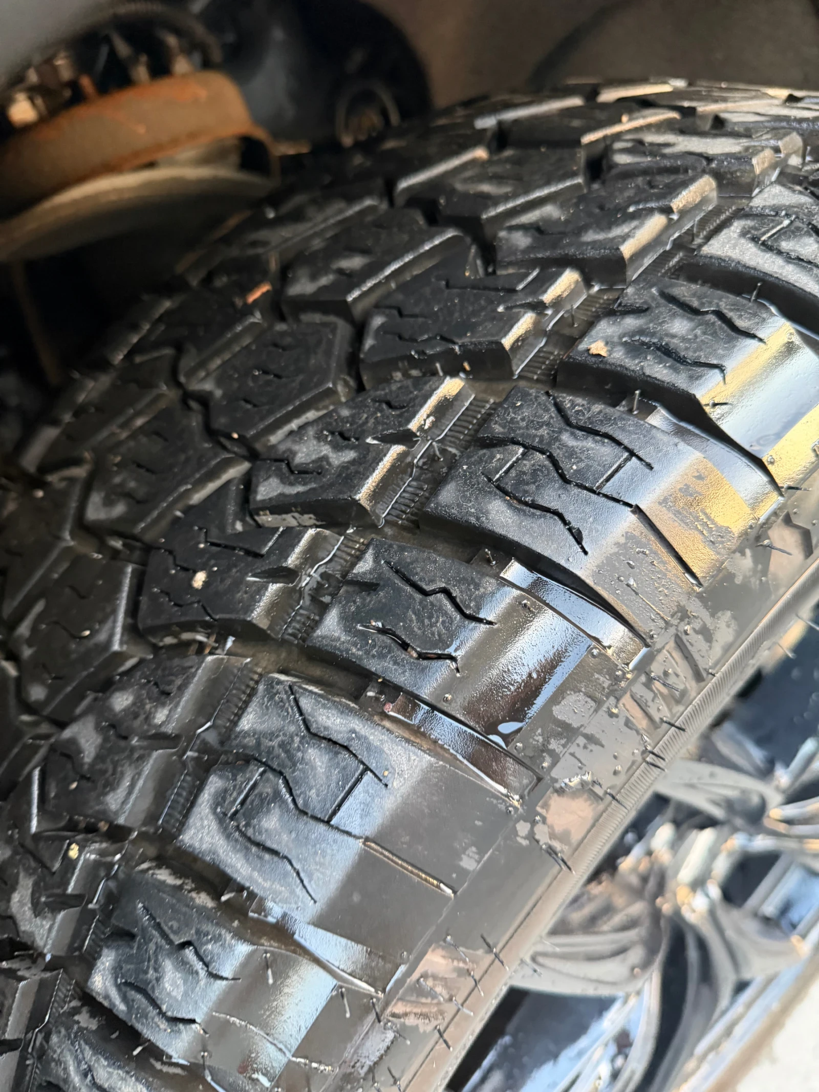 Гуми с джанти Други 305/45R22, снимка 2 - Гуми и джанти - 56219215