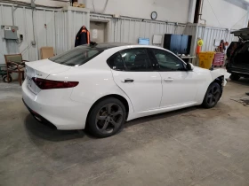 Alfa Romeo Giulia Q4* ПАНО* BLIND SPOT* КАМЕРА* КЛИП НА МОТОР - 25000 лв. - 98498870 3
