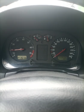 VW Golf - 2000 € / 3911.66 лв. - 30326670 8