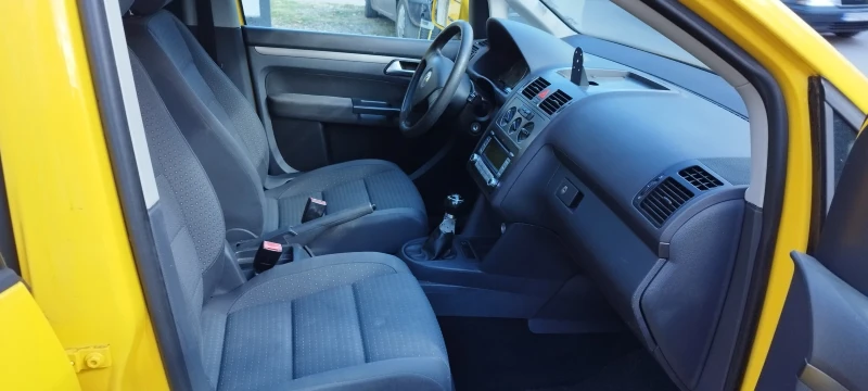 VW Touran 1, 9 TDI 105 К.С-6 Скорости., снимка 8 - Автомобили и джипове - 47641691