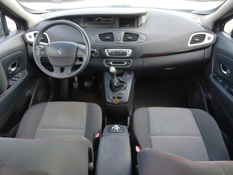 Renault Grand scenic 1.6 dci 5 МЕСТА, снимка 8 - Автомобили и джипове - 47728912