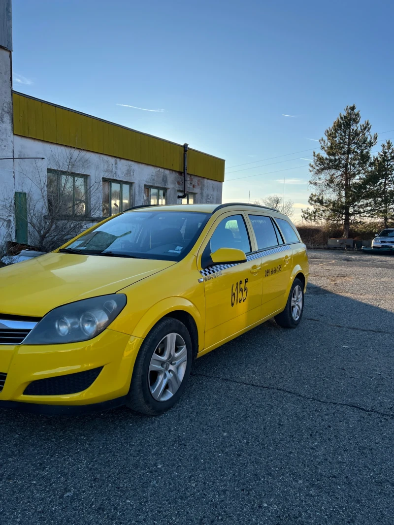 Opel Astra, снимка 1 - Автомобили и джипове - 48682738