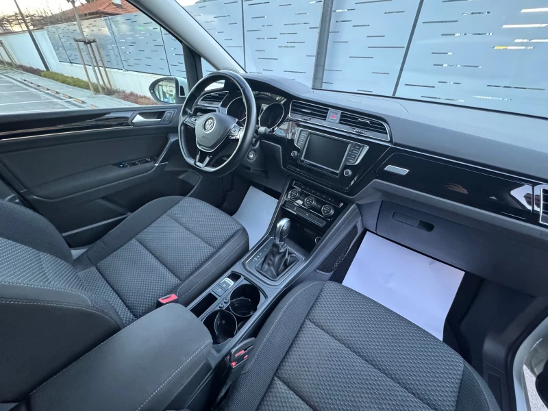 VW Touran 1.4I SWISS LED AUTOMATIC NAVI DISTRONIC FULL, снимка 15 - Автомобили и джипове - 49416216