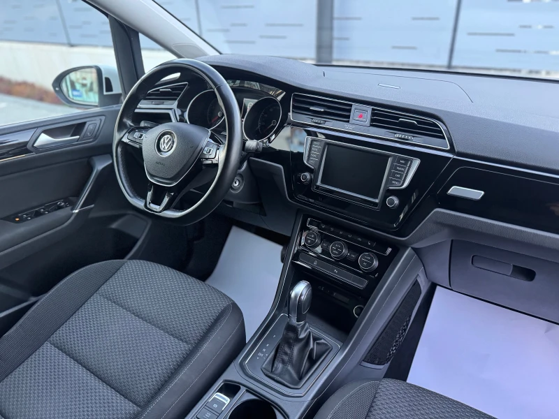 VW Touran 1.4I SWISS LED AUTOMATIC NAVI DISTRONIC FULL, снимка 14 - Автомобили и джипове - 49416216