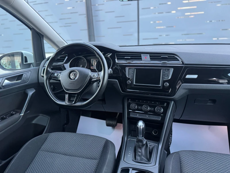 VW Touran 1.4I SWISS LED AUTOMATIC NAVI DISTRONIC FULL, снимка 12 - Автомобили и джипове - 49416216