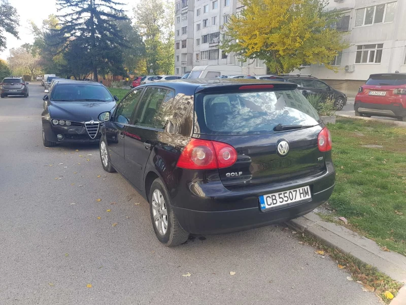 VW Golf 5, снимка 4 - Автомобили и джипове - 52273440