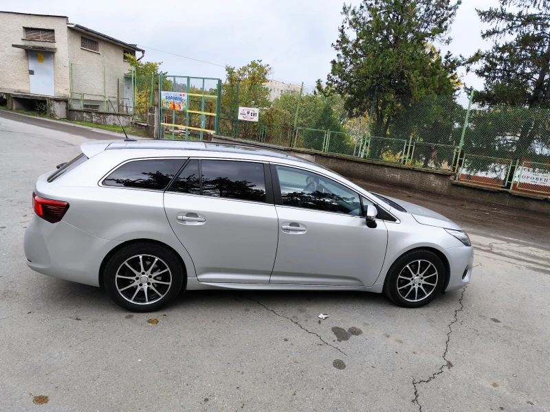 Toyota Avensis 2.0 vvti 152кс.Панорама, lane assist...., снимка 8 - Автомобили и джипове - 52351967