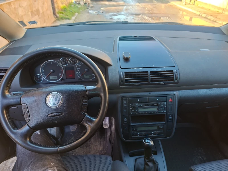 VW Sharan 1.9 TDI, снимка 10 - Автомобили и джипове - 52913403