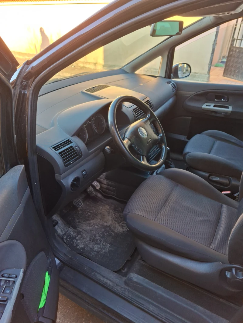 VW Sharan 1.9 TDI, снимка 7 - Автомобили и джипове - 52913403