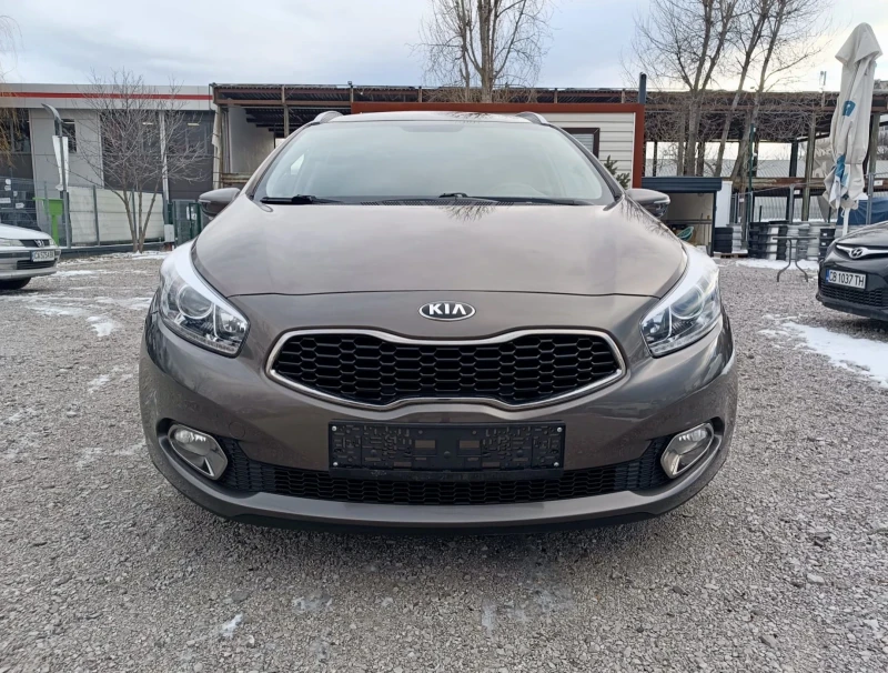 Kia Ceed CW 1.6i * * * НАВИГАЦИЯ !!! * * * , снимка 8 - Автомобили и джипове - 53054959