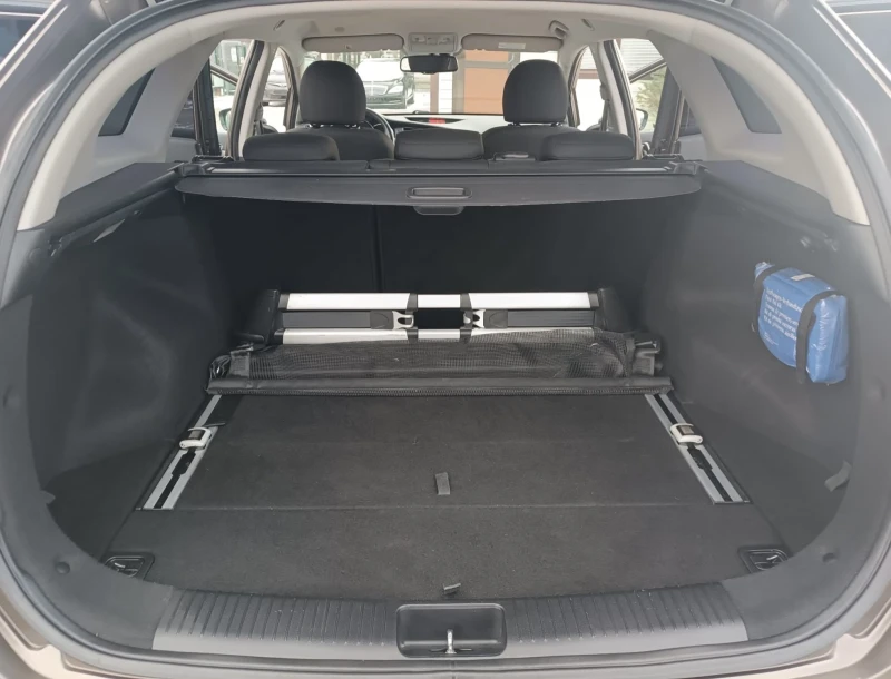 Kia Ceed CW 1.6i * * * НАВИГАЦИЯ !!! * * * , снимка 12 - Автомобили и джипове - 53054959