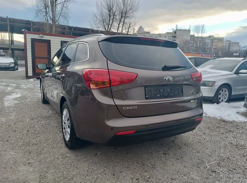Kia Ceed CW 1.6i * * * НАВИГАЦИЯ !!! * * * , снимка 3 - Автомобили и джипове - 53054959
