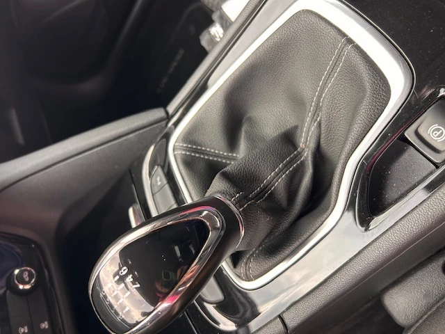 Opel Insignia, снимка 2 - Автомобили и джипове - 53982773