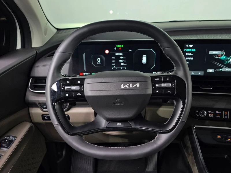Kia Carnival 3.5 Automatic, снимка 13 - Автомобили и джипове - 55848429