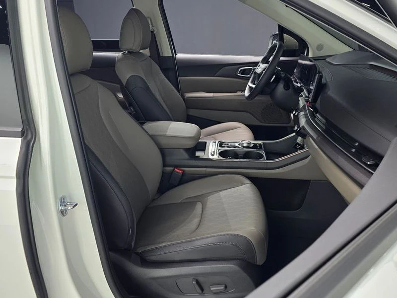 Kia Carnival 3.5 Automatic, снимка 10 - Автомобили и джипове - 55848429