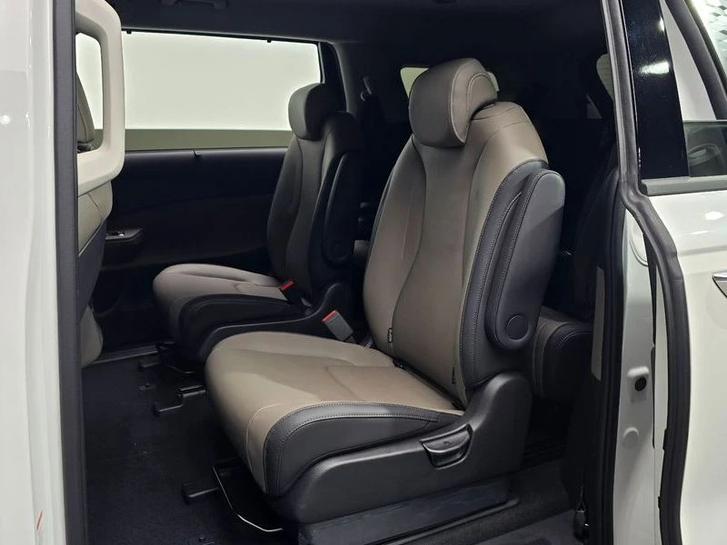 Kia Carnival 3.5 Automatic, снимка 12 - Автомобили и джипове - 55848429