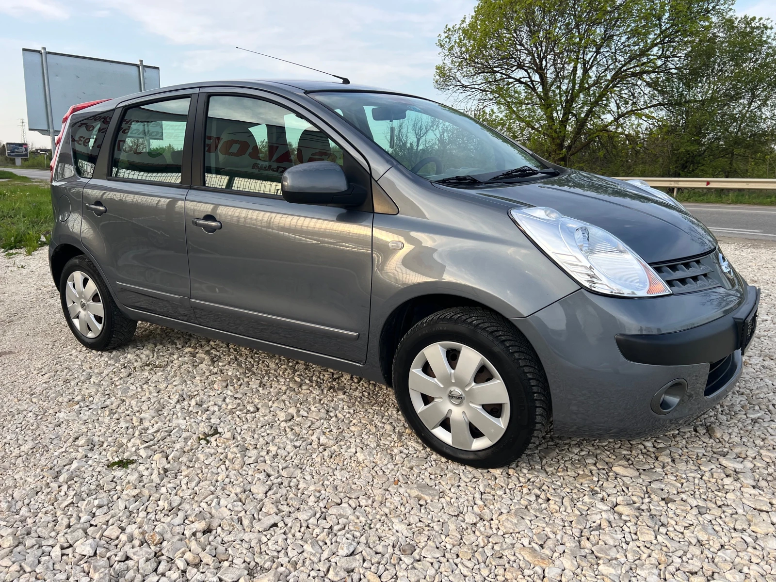 Nissan Note 1.4i 16v-88p.s - изображение 2